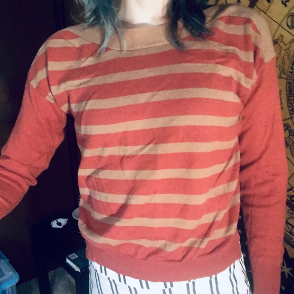 Lightweight Color Block Sweater - Picture 2 of 5